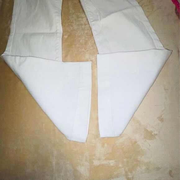 7 for All Mankind Dojo Flare Jeans Women's Size 24 Fits 27x28 White Denim - Picture 5 of 15